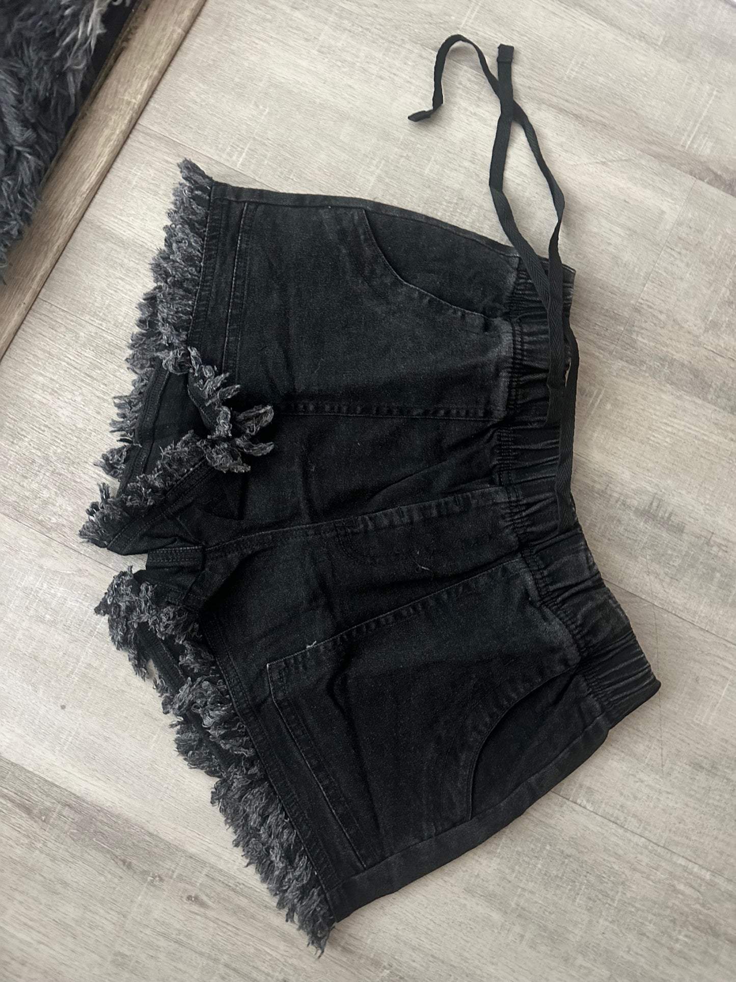 BLACK casual high waisted pocketed fringe shorts
