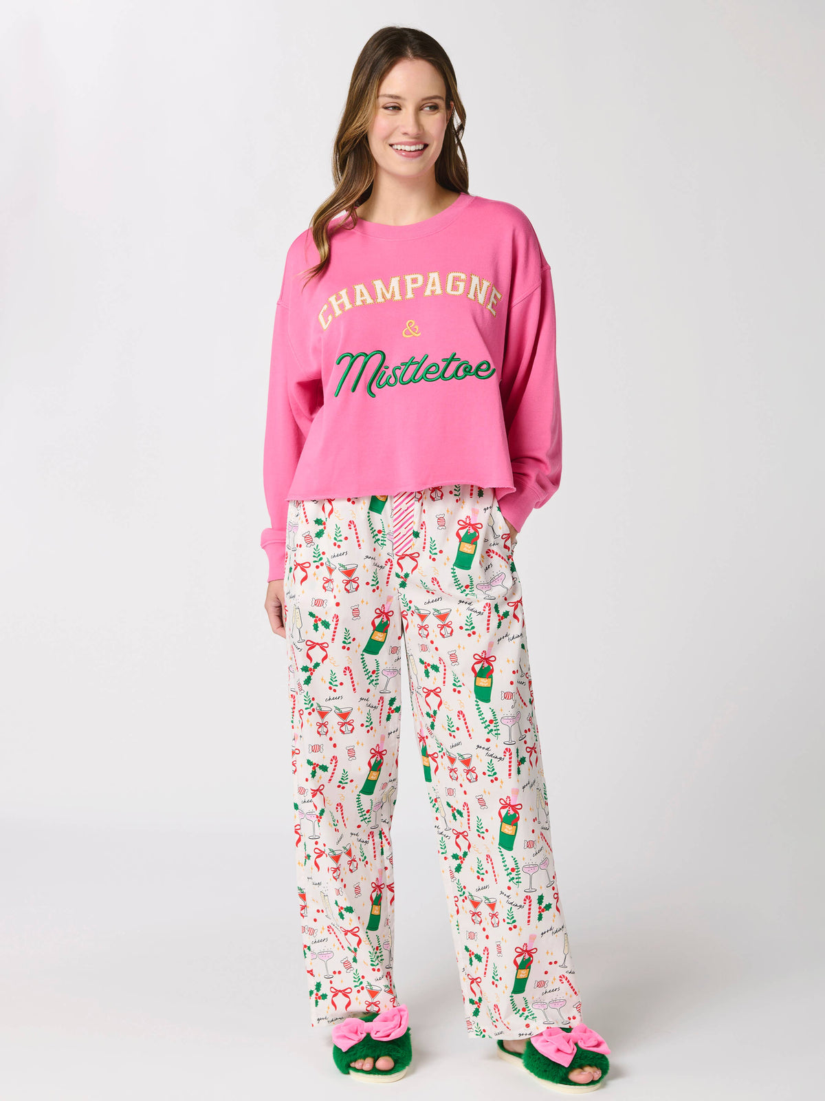 "CHAMPAGNE & MISTLETOE" LOUNGE SWEATSHIRT