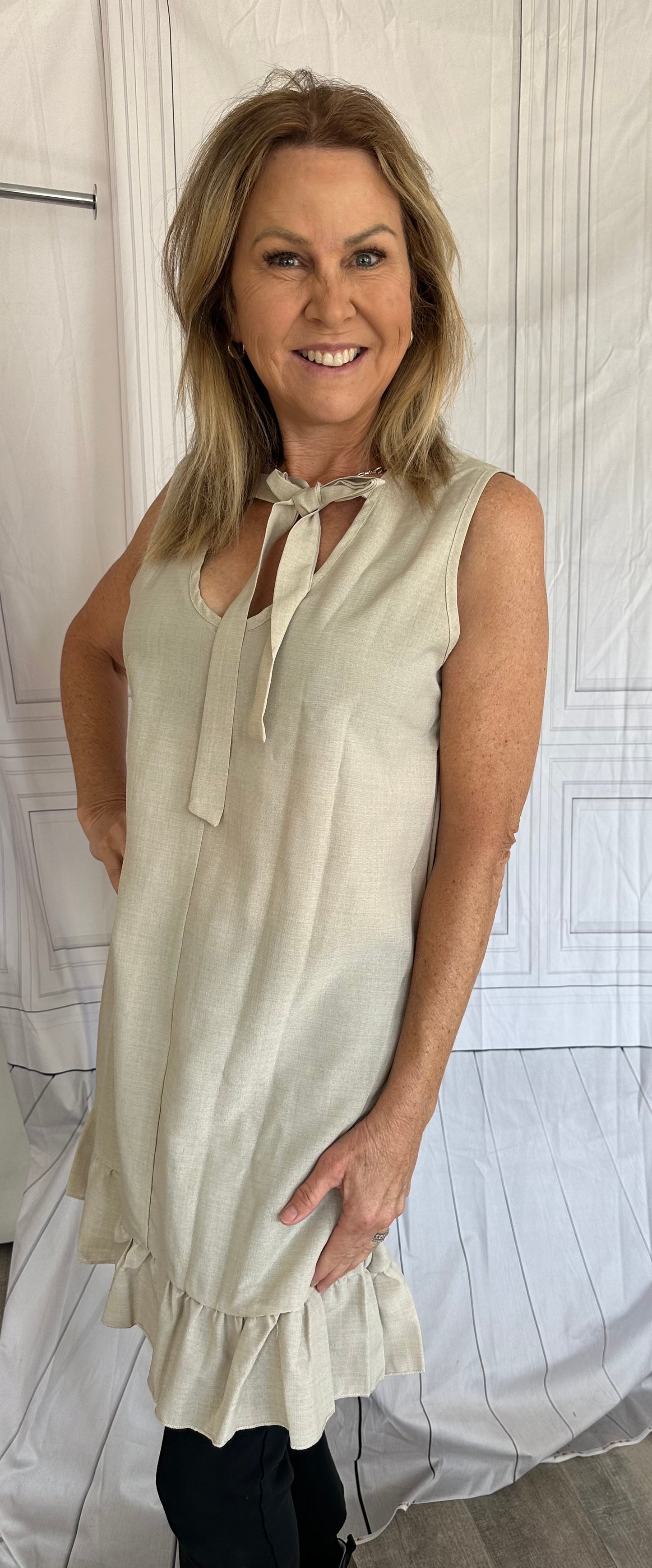 CAFE RUFFLE DRESS