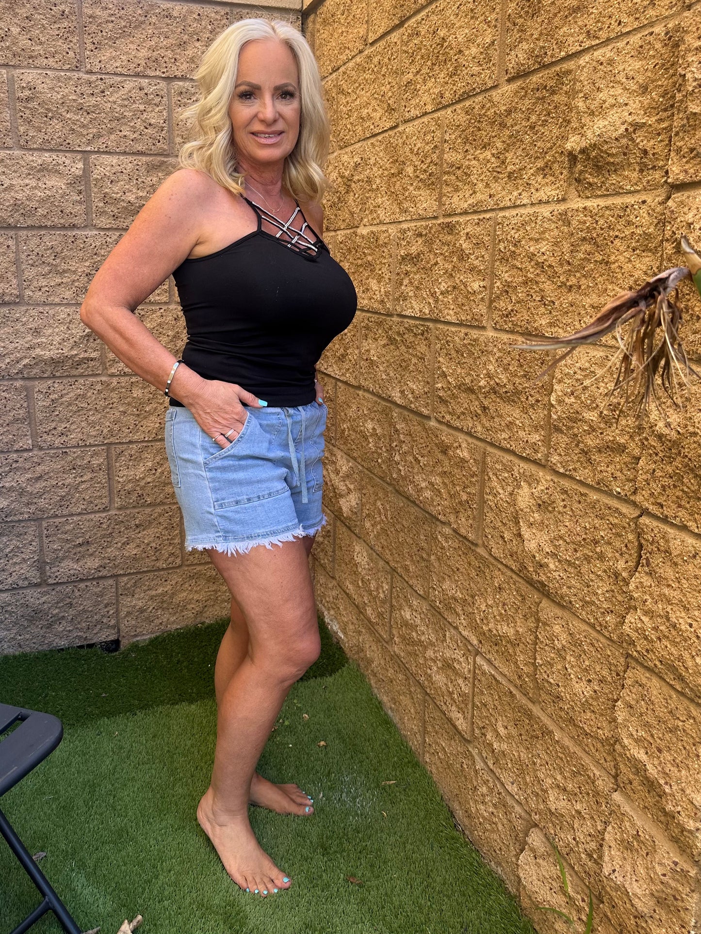 COMFORT FIT drawstring frayed DENIM SHORTS